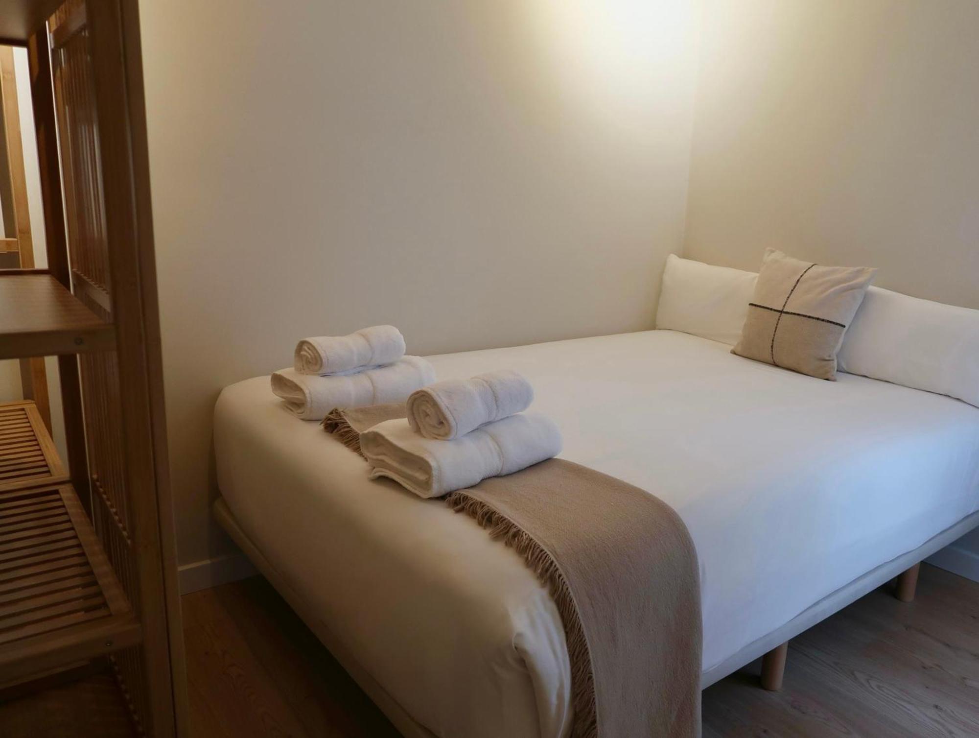 C211 Barcelona Apartments Екстериор снимка